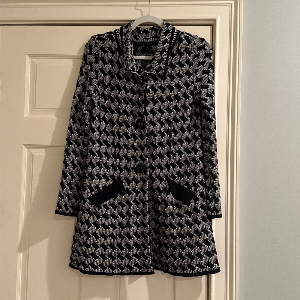 Black and Gray Patterned Knit Coat